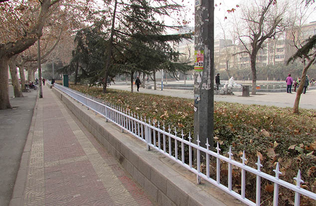 PVC草坪护栏 PVC草坪护栏