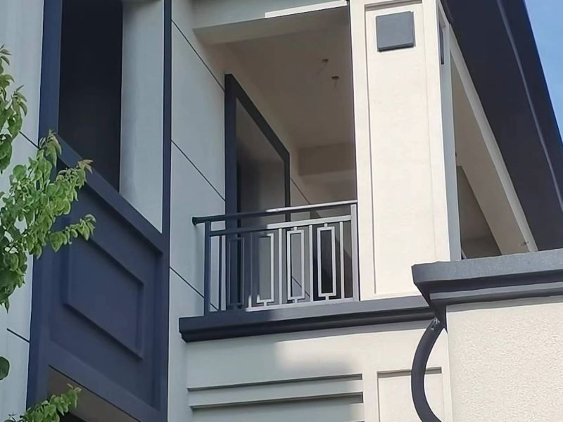 铁艺阳台栏杆 铁艺阳台栏杆